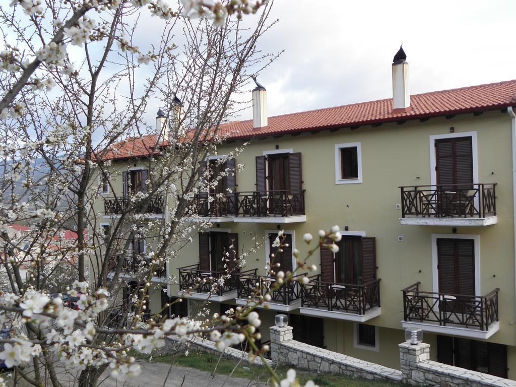 Ahilion Hotel Kalavryta Exterior foto